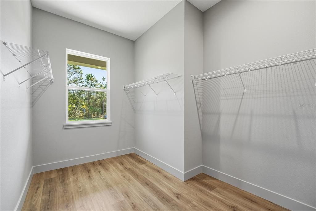 For Sale: $829,000 (4 beds, 3 baths, 2922 Square Feet)