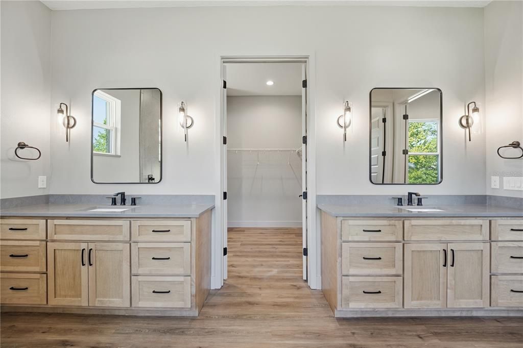 For Sale: $829,000 (4 beds, 3 baths, 2922 Square Feet)