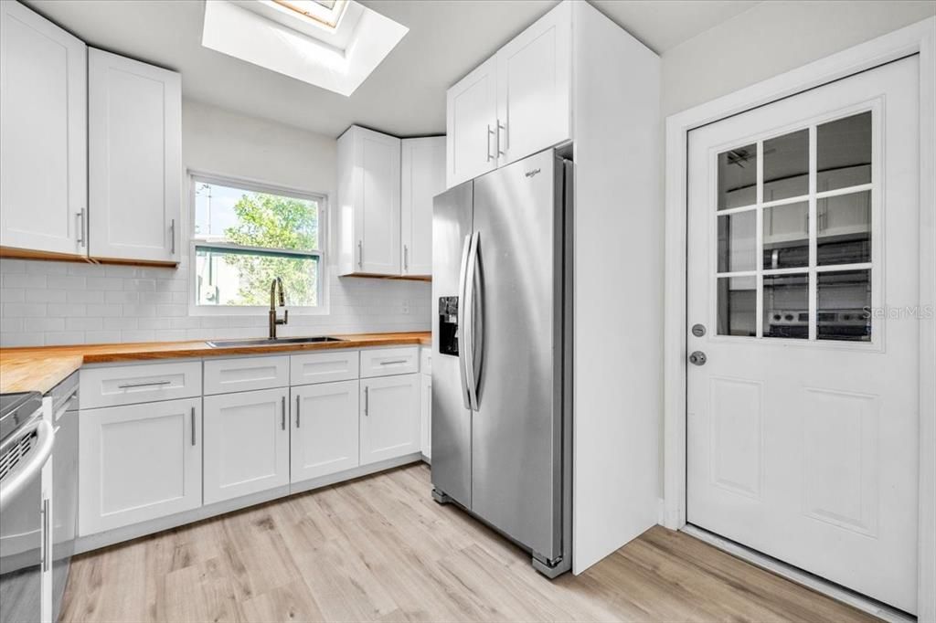На продажу: $175,000 (3 спален, 1 ванн, 1220 Квадратных фут)