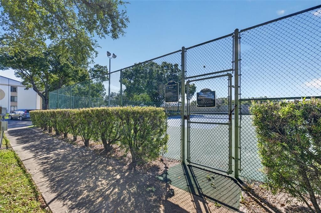 For Sale: $190,000 (2 beds, 2 baths, 1064 Square Feet)