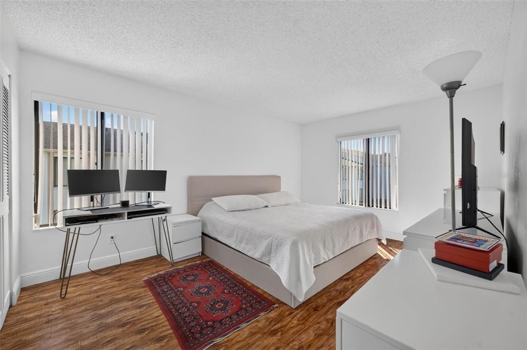 For Sale: $190,000 (2 beds, 2 baths, 1064 Square Feet)