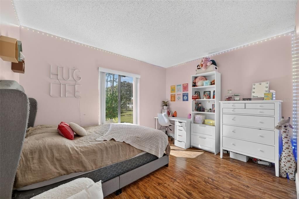 For Sale: $190,000 (2 beds, 2 baths, 1064 Square Feet)