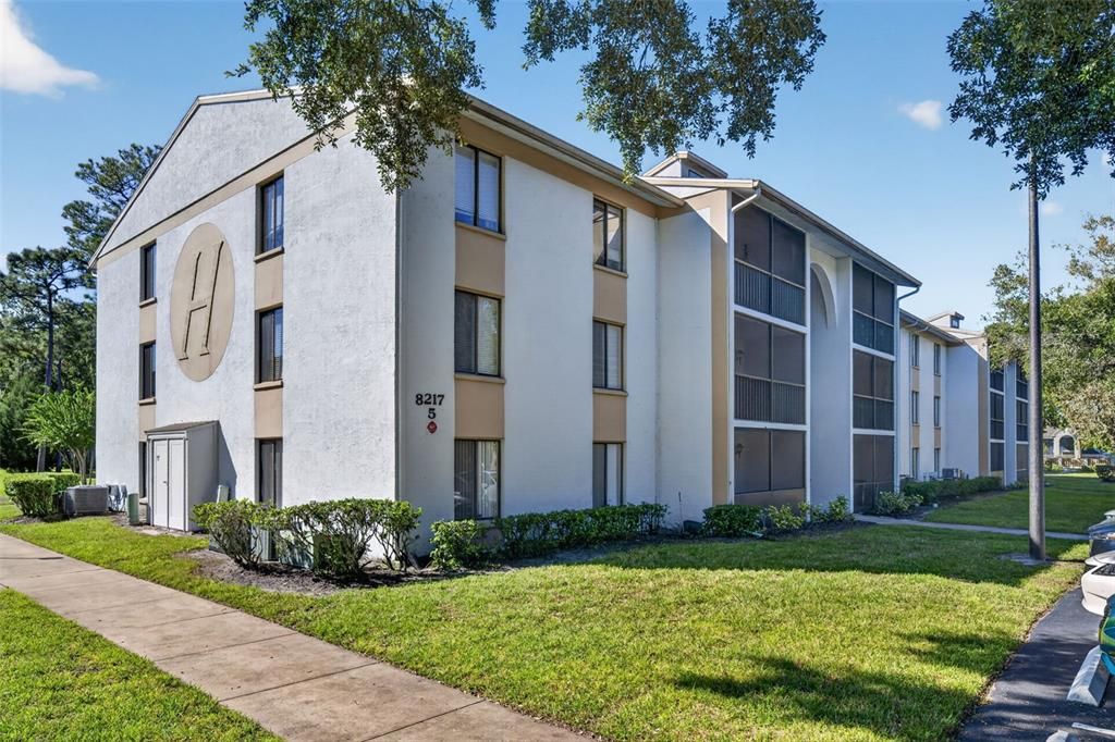 For Sale: $190,000 (2 beds, 2 baths, 1064 Square Feet)
