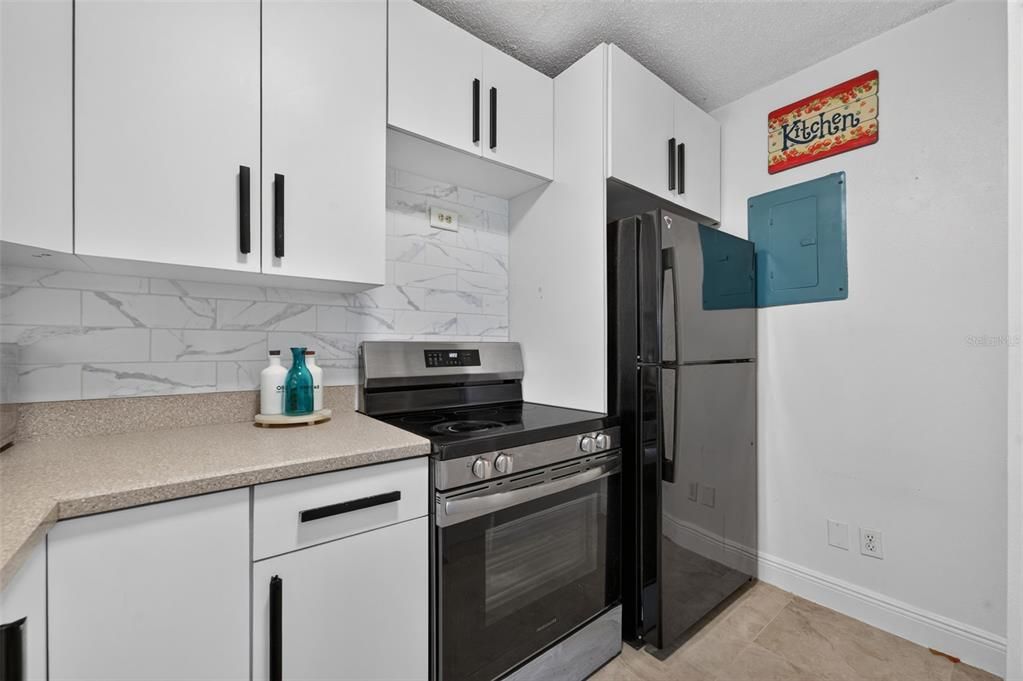 For Sale: $190,000 (2 beds, 2 baths, 1064 Square Feet)