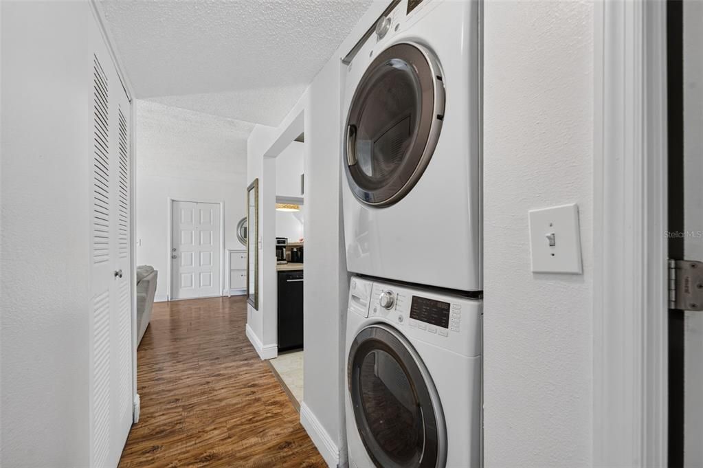 For Sale: $190,000 (2 beds, 2 baths, 1064 Square Feet)