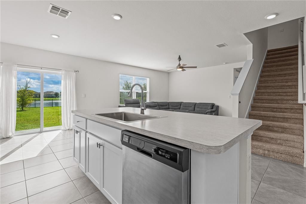 For Sale: $440,000 (5 beds, 3 baths, 2674 Square Feet)