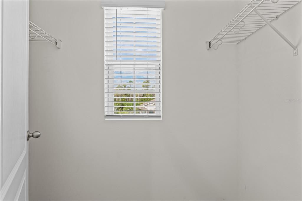 For Sale: $440,000 (5 beds, 3 baths, 2674 Square Feet)
