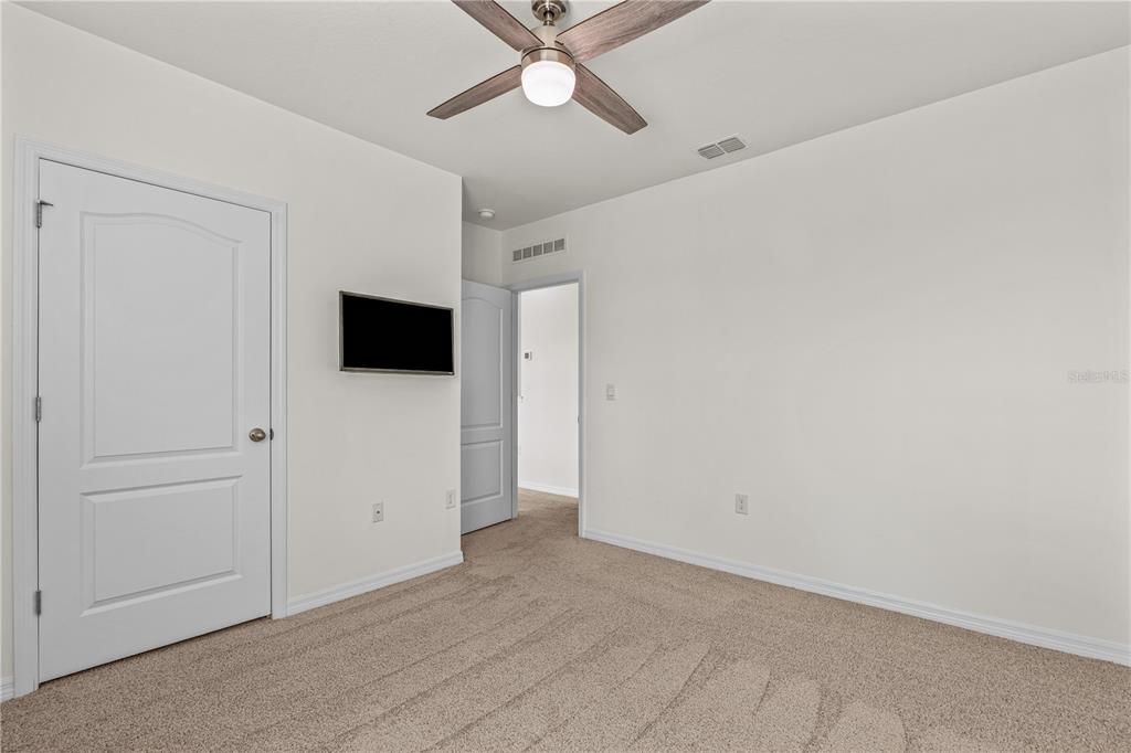 For Sale: $440,000 (5 beds, 3 baths, 2674 Square Feet)