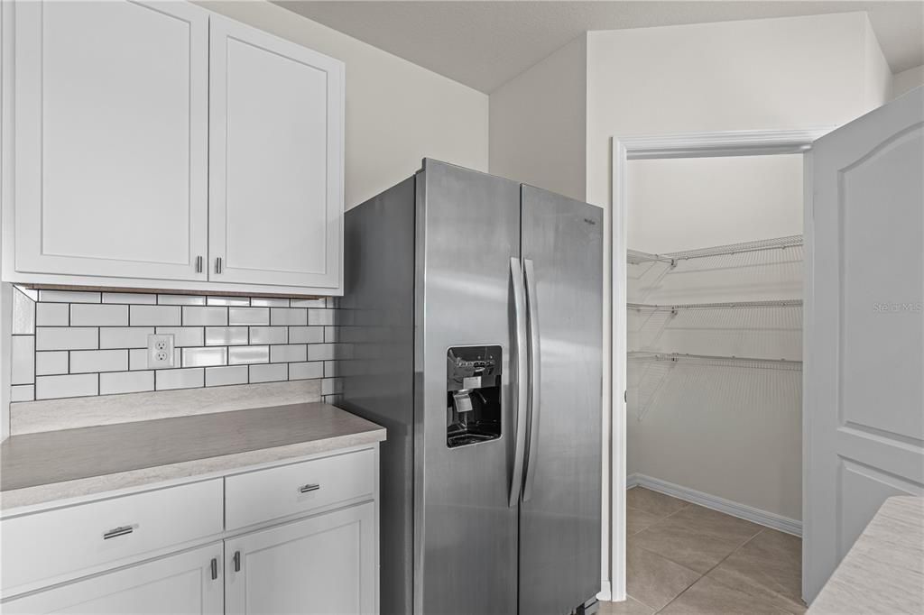 For Sale: $440,000 (5 beds, 3 baths, 2674 Square Feet)