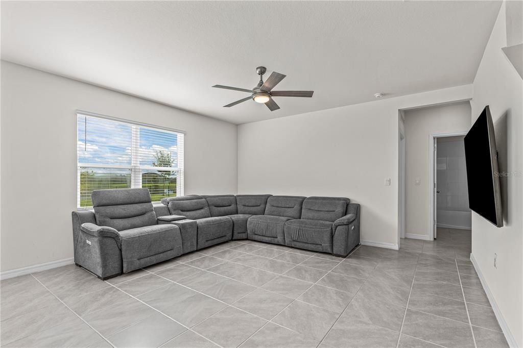 For Sale: $440,000 (5 beds, 3 baths, 2674 Square Feet)