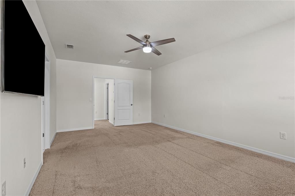 For Sale: $440,000 (5 beds, 3 baths, 2674 Square Feet)