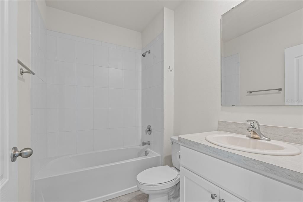 For Sale: $440,000 (5 beds, 3 baths, 2674 Square Feet)