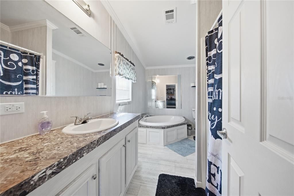 En Venta: $385,000 (4 camas, 2 baños, 1350 Pies cuadrados)