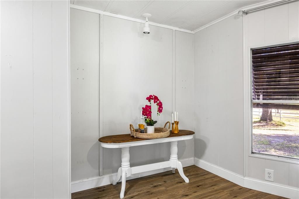 For Sale: $347,777 (2 beds, 2 baths, 865 Square Feet)
