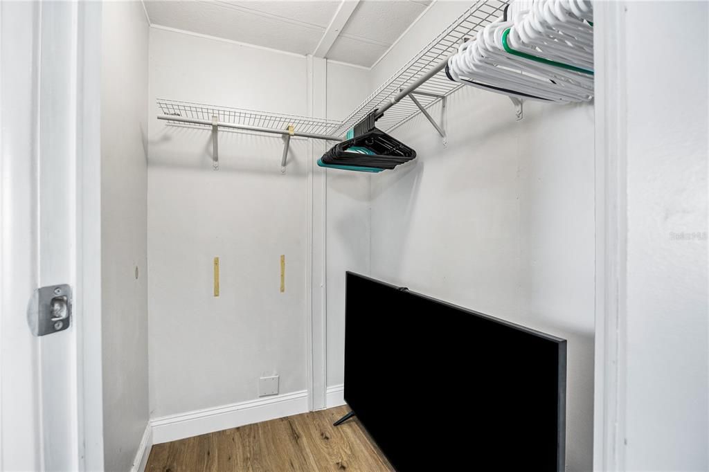 For Sale: $347,777 (2 beds, 2 baths, 865 Square Feet)