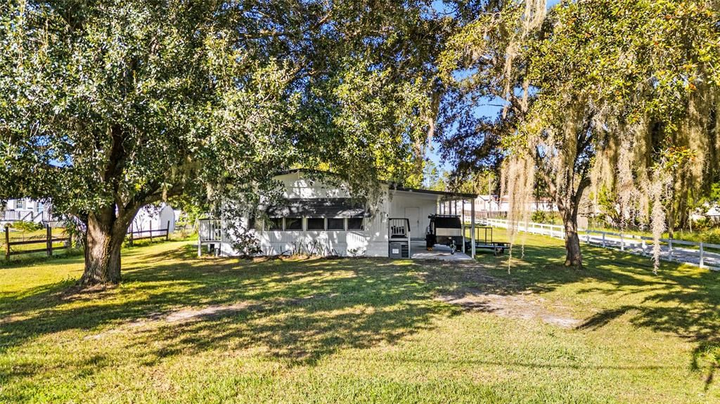 For Sale: $347,777 (2 beds, 2 baths, 865 Square Feet)