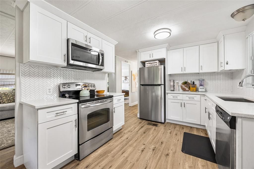 For Sale: $347,777 (2 beds, 2 baths, 865 Square Feet)