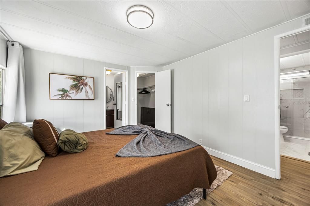 For Sale: $347,777 (2 beds, 2 baths, 865 Square Feet)