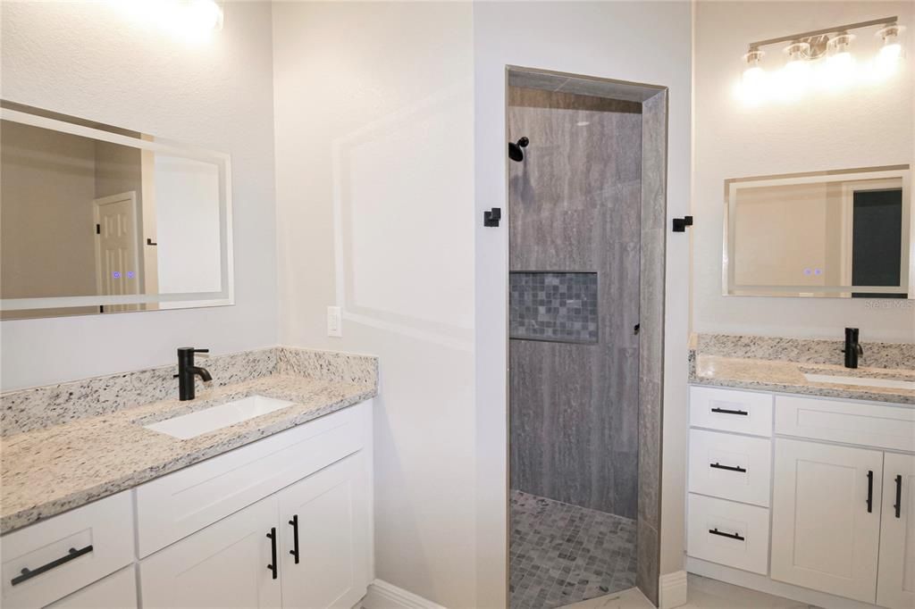 For Sale: $334,900 (3 beds, 3 baths, 1505 Square Feet)