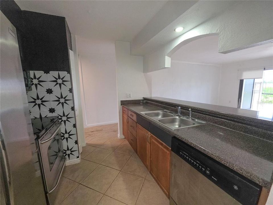 На продажу: $160,000 (3 спален, 2 ванн, 1155 Квадратных фут)
