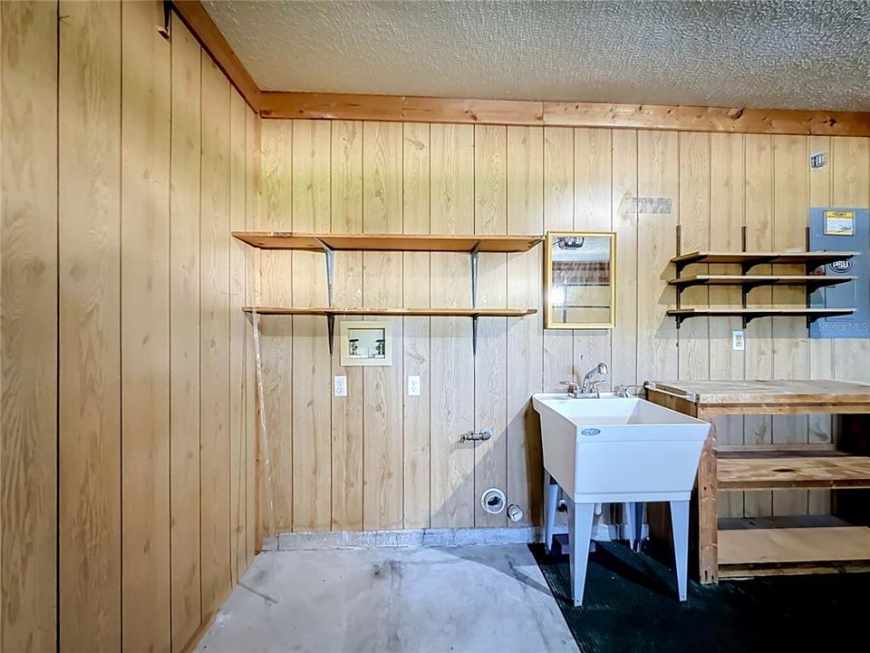 На продажу: $210,000 (2 спален, 2 ванн, 1412 Квадратных фут)