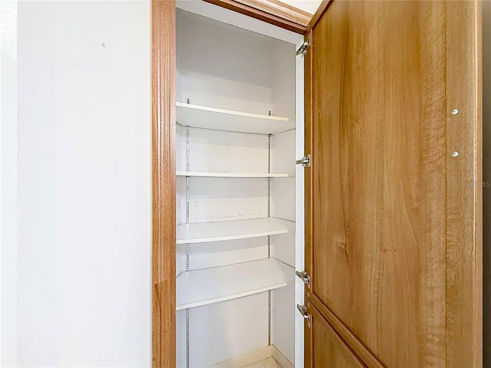 На продажу: $210,000 (2 спален, 2 ванн, 1412 Квадратных фут)