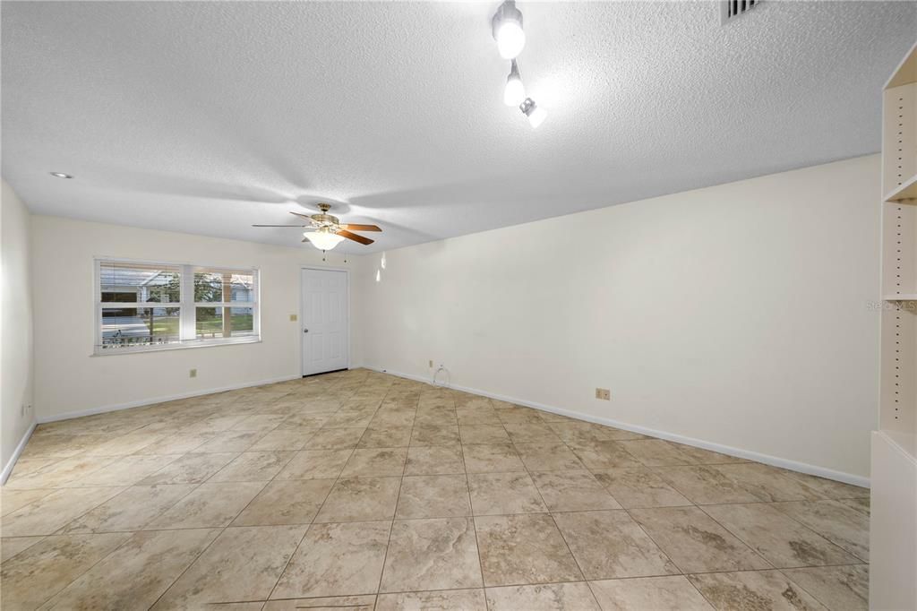 For Sale: $165,900 (2 beds, 2 baths, 1541 Square Feet)
