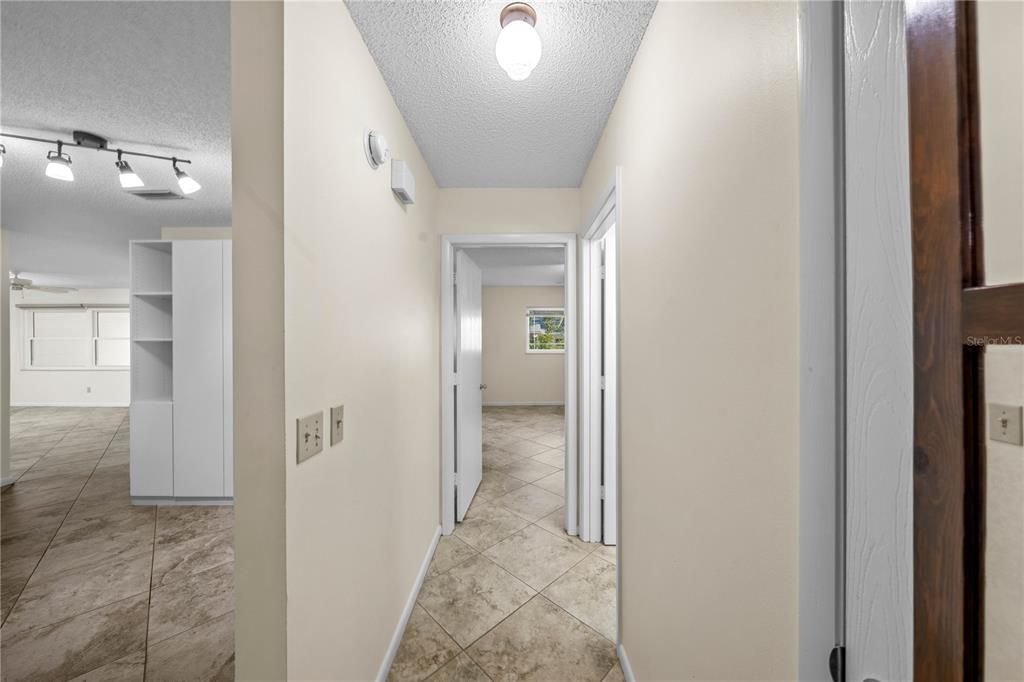 For Sale: $165,900 (2 beds, 2 baths, 1541 Square Feet)