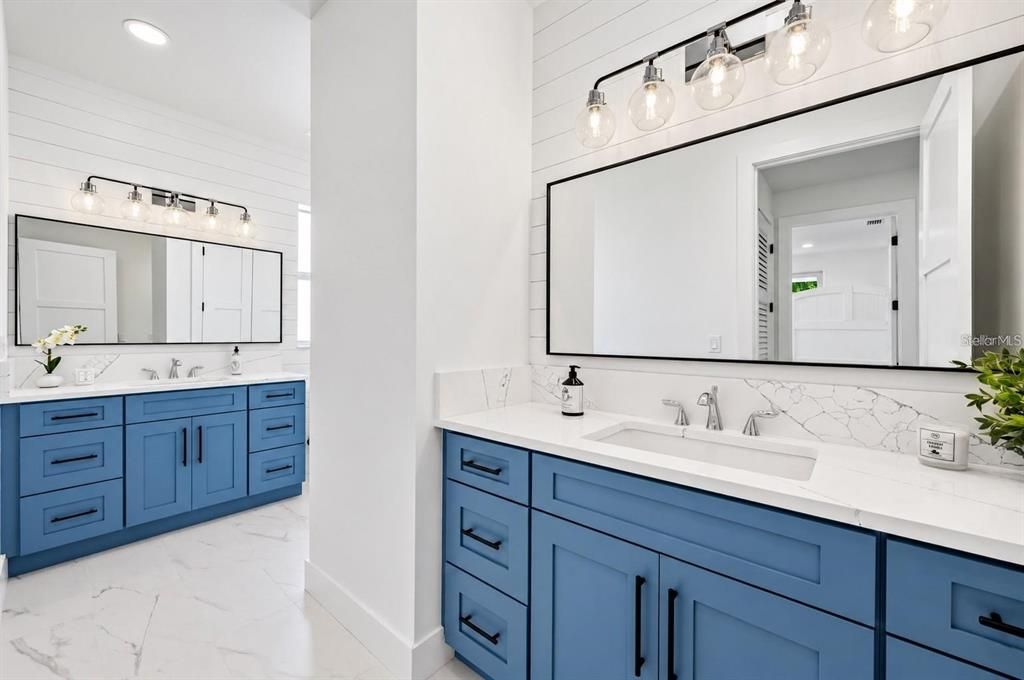 For Sale: $1,690,000 (5 beds, 2 baths, 3032 Square Feet)