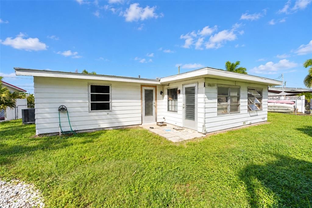 For Sale: $179,900 (3 beds, 1 baths, 1253 Square Feet)