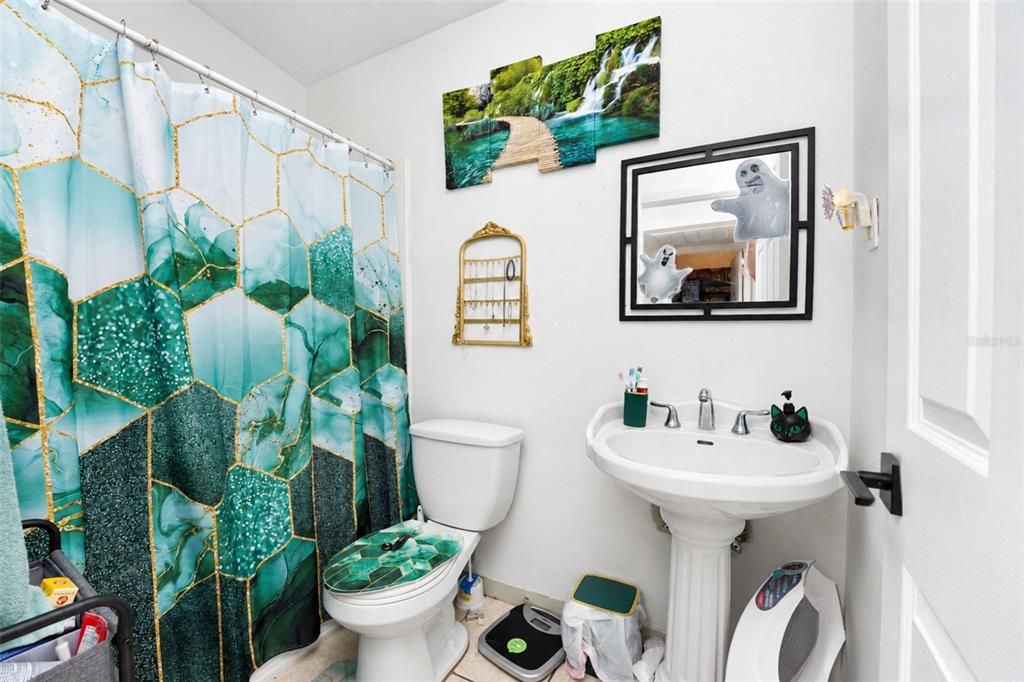 For Sale: $179,900 (3 beds, 1 baths, 1253 Square Feet)