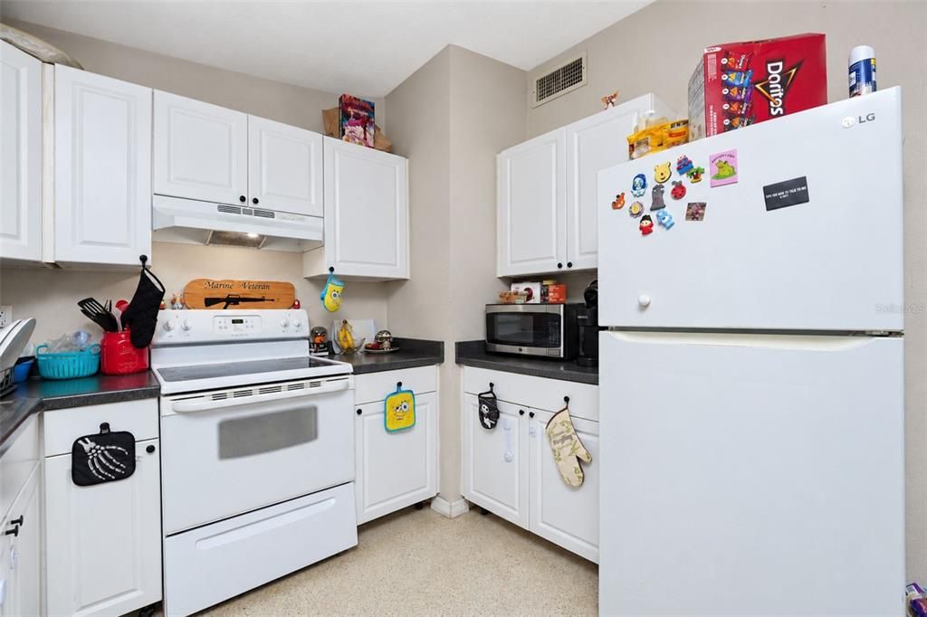 For Sale: $179,900 (3 beds, 1 baths, 1253 Square Feet)