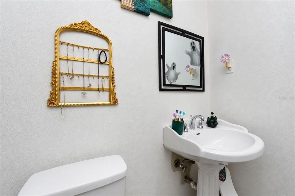For Sale: $179,900 (3 beds, 1 baths, 1253 Square Feet)