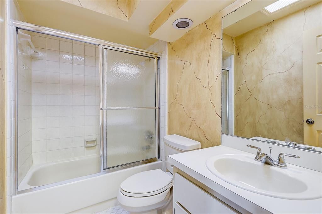En Venta: $284,999 (3 camas, 2 baños, 1872 Pies cuadrados)