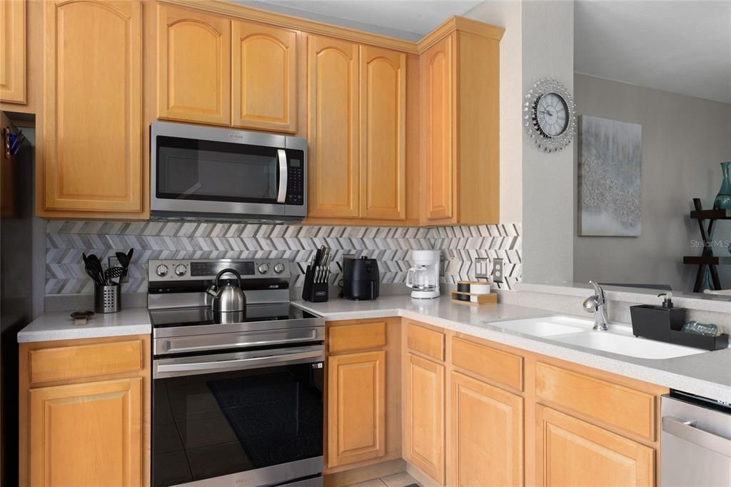 For Sale: $499,000 (3 beds, 3 baths, 1746 Square Feet)