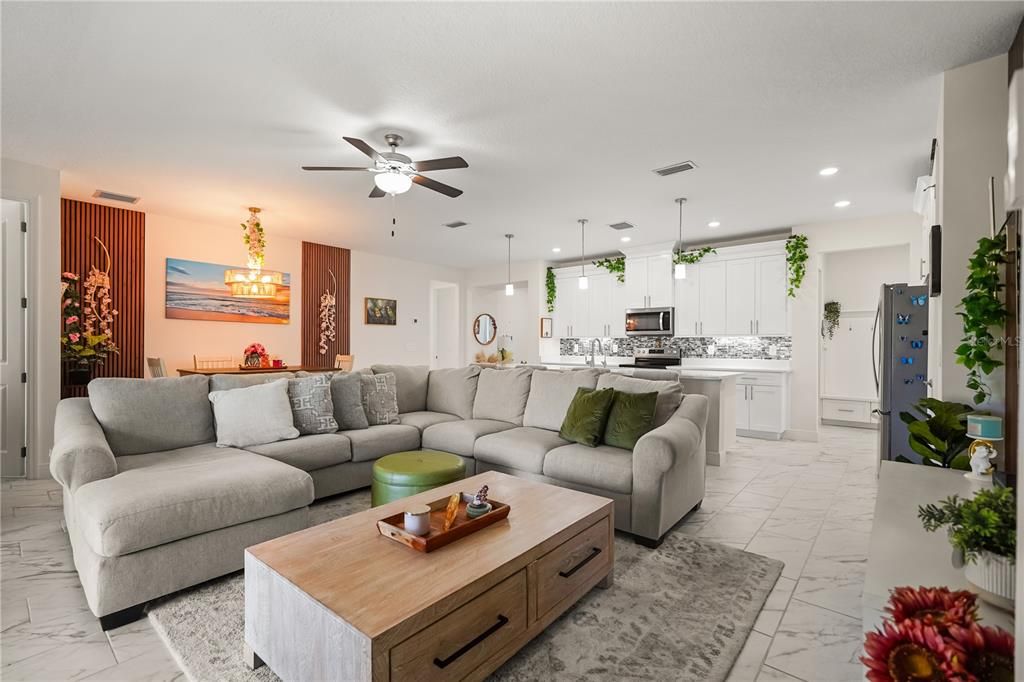For Sale: $573,000 (4 beds, 2 baths, 2214 Square Feet)