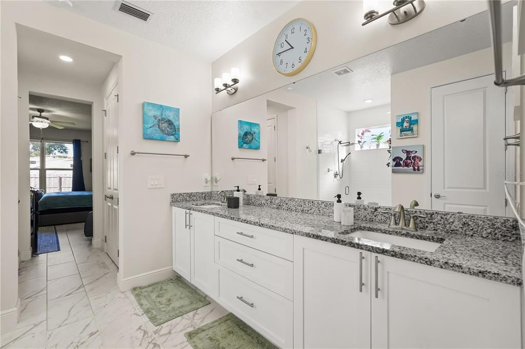 For Sale: $573,000 (4 beds, 2 baths, 2214 Square Feet)
