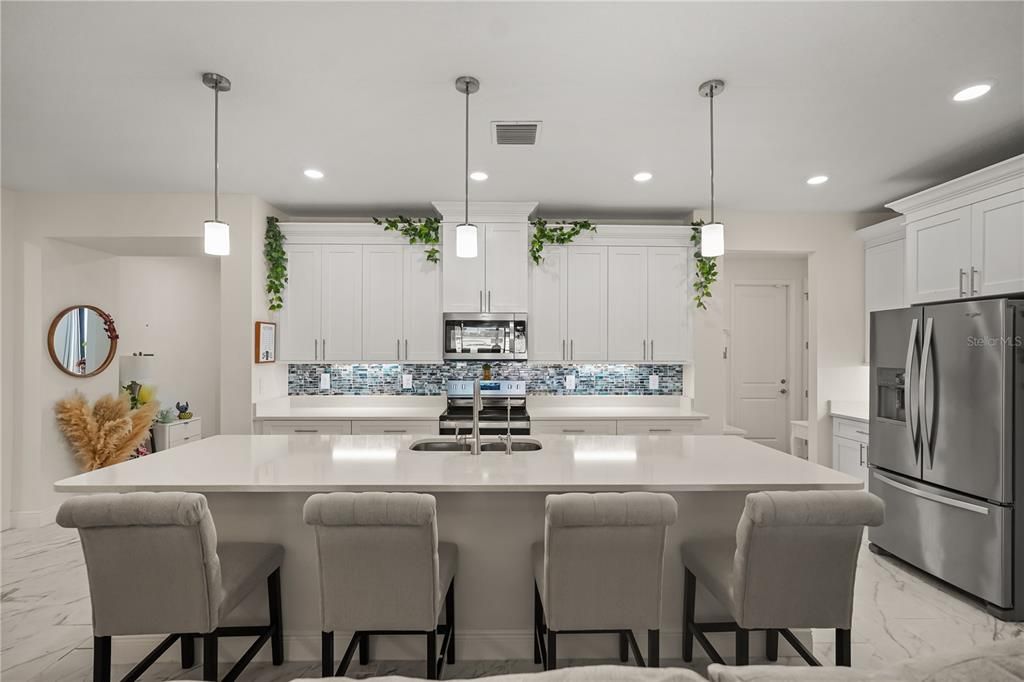 For Sale: $573,000 (4 beds, 2 baths, 2214 Square Feet)