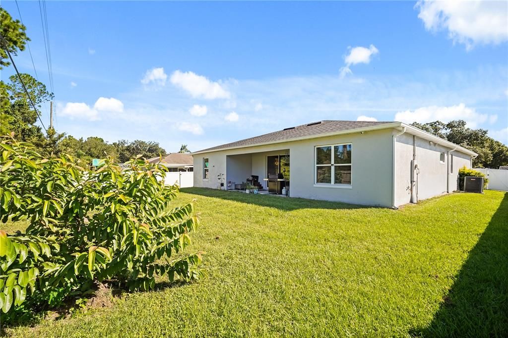 For Sale: $573,000 (4 beds, 2 baths, 2214 Square Feet)
