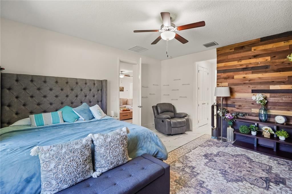 For Sale: $573,000 (4 beds, 2 baths, 2214 Square Feet)