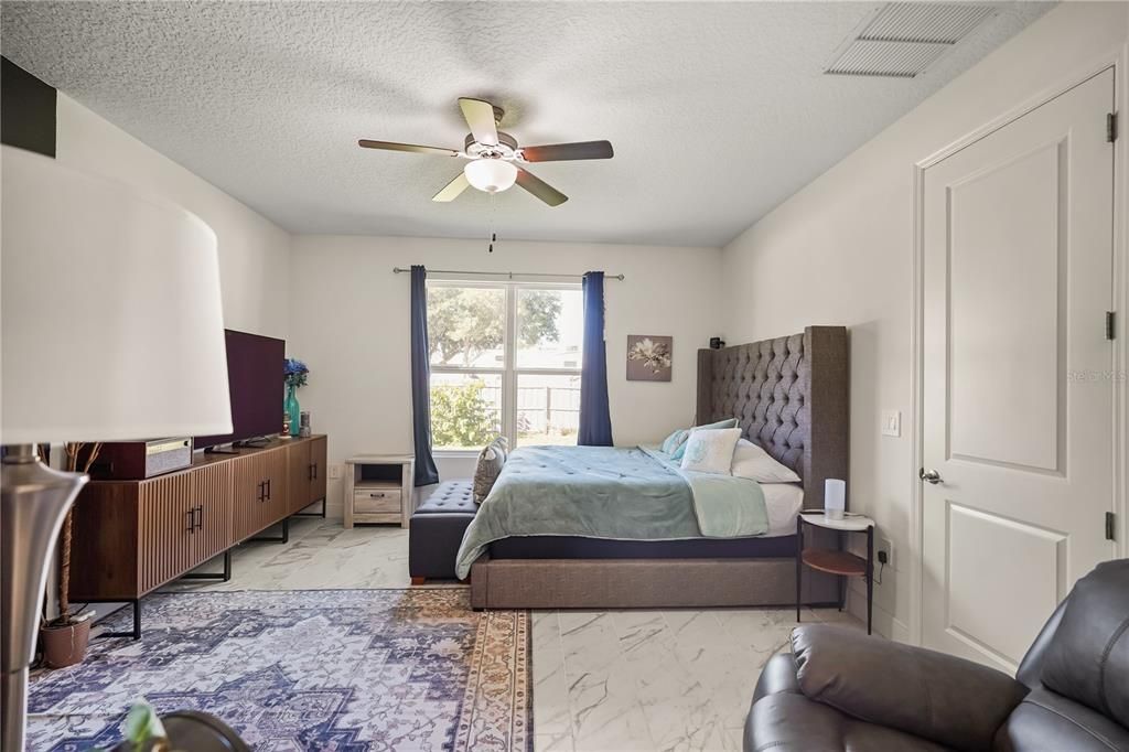 For Sale: $573,000 (4 beds, 2 baths, 2214 Square Feet)