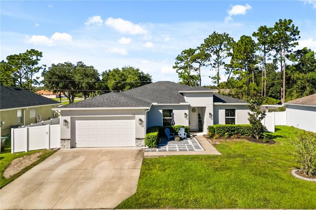 For Sale: $573,000 (4 beds, 2 baths, 2214 Square Feet)