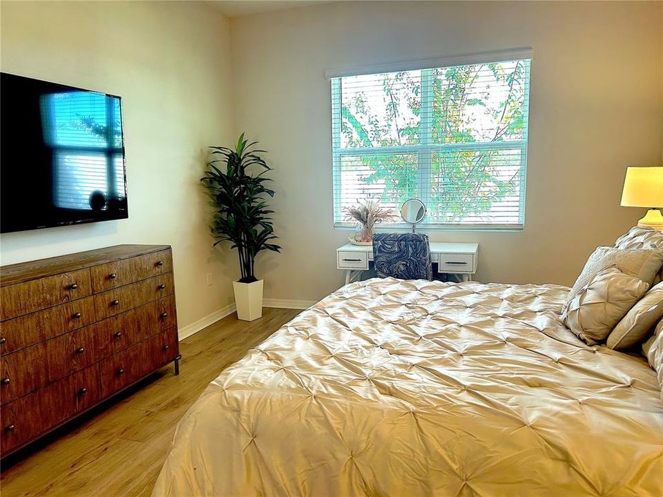 待售: $360,000 (2 贝兹, 2 浴室, 1557 平方英尺)