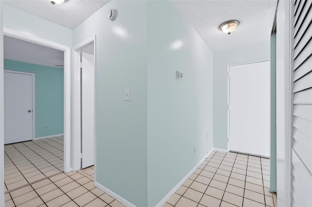 На продажу: $104,900 (2 спален, 2 ванн, 940 Квадратных фут)