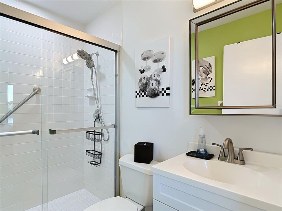 For Sale: $160,000 (2 beds, 2 baths, 957 Square Feet)