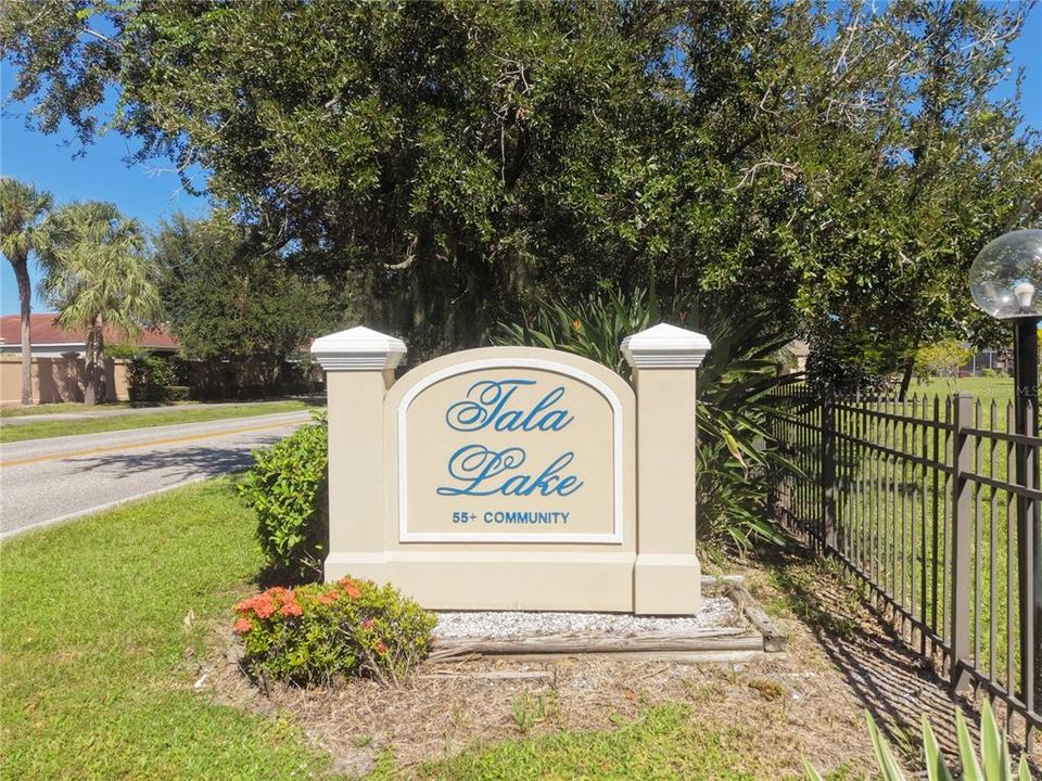 For Sale: $160,000 (2 beds, 2 baths, 957 Square Feet)