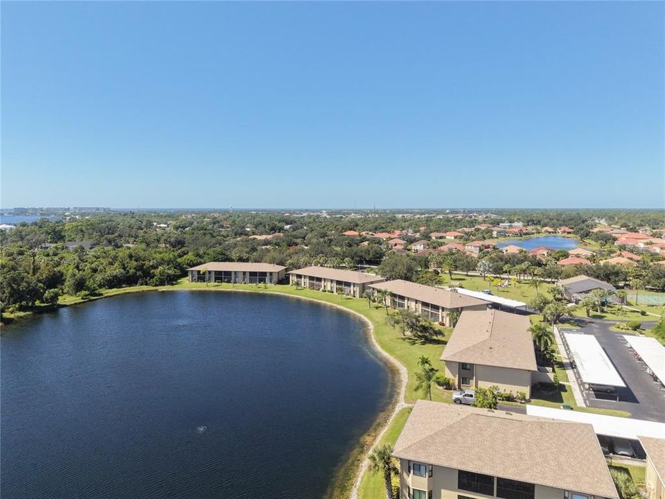 For Sale: $160,000 (2 beds, 2 baths, 957 Square Feet)