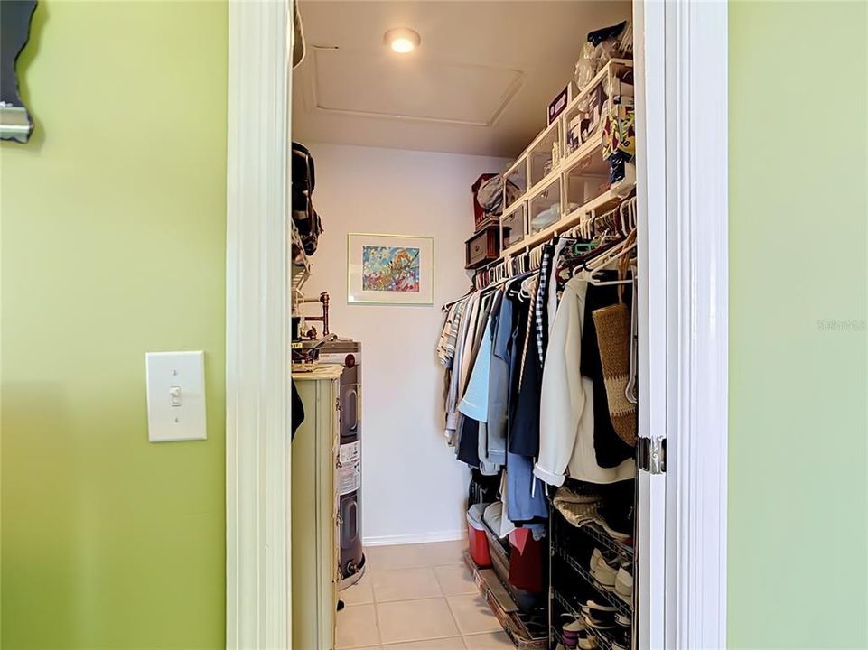 For Sale: $160,000 (2 beds, 2 baths, 957 Square Feet)