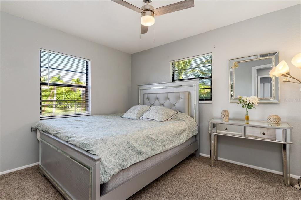 For Sale: $305,000 (4 beds, 2 baths, 1309 Square Feet)