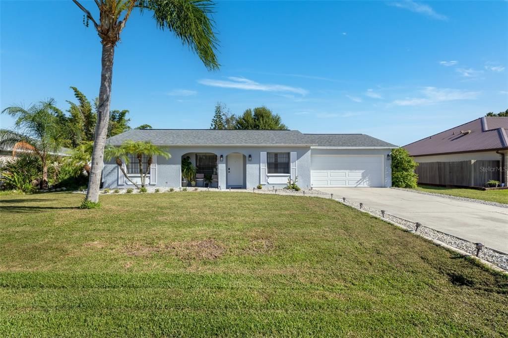 For Sale: $305,000 (4 beds, 2 baths, 1309 Square Feet)